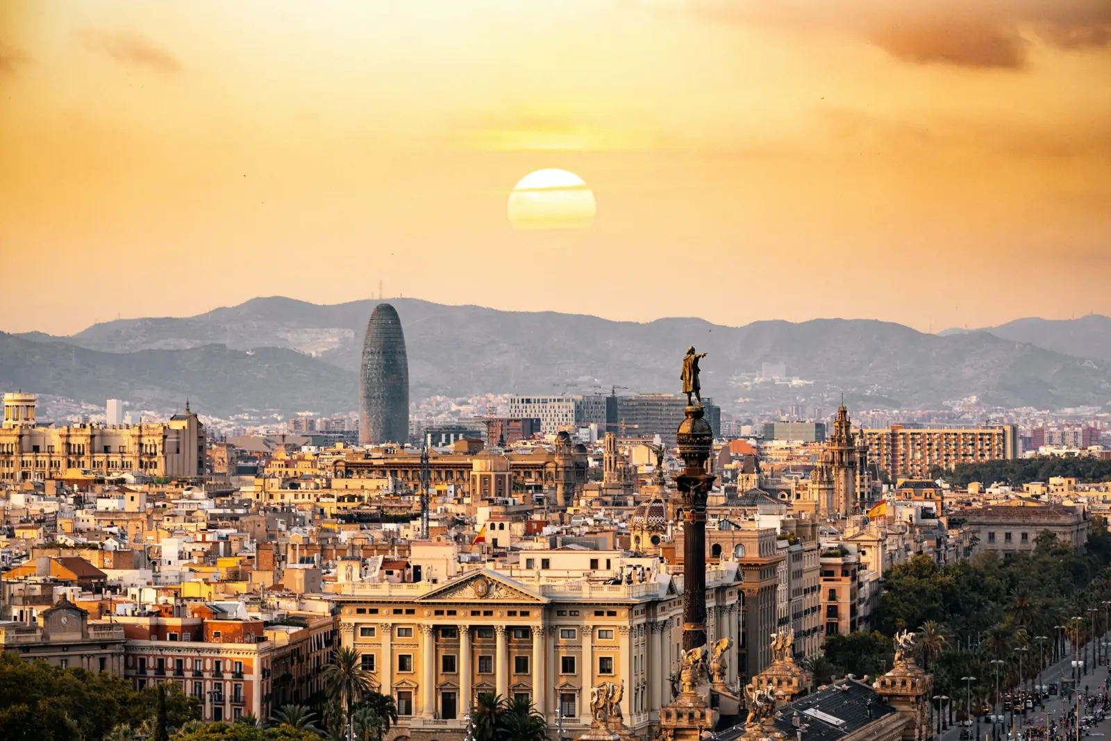 Vista de Barcelona, ciudad donde tiene su sede Legal Claims Abogados